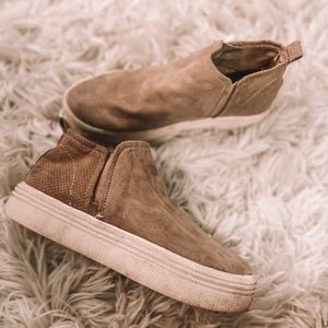 Size 7 tan high top sneakers